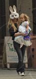 GWYNETH PALTROW + DAUGHTER APPLE ON HALLOWEEN