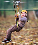 Brad and Angelina take kids to park in Budapest_Part3