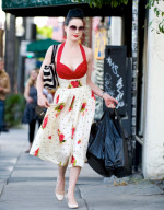 Dita Von Teese Shops On Fairfax