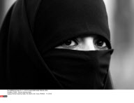 TOURS : Woman wearing niqab
