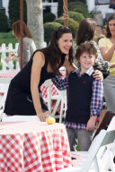 Jennifer Garner Loves Alex's Lemonade