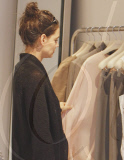Katie Holmes shops Stella McCartney NO MAKE UP