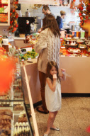 Katie Holmes satisfies Suri's sweet tooth - Part 2