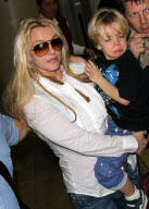 Britney Spears arrives at LAX with crying sons and a mad dash to the car