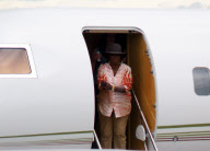 EXCLUSIVE - Oprah flies private while audience winners take commercial in Australia