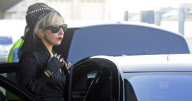 LADY GAGA LIKE A PAPARAZZI IN BARCELONA AIRPORT.