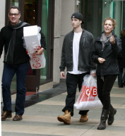 Tom Hanks, Rita Wilson, Chet Hanks