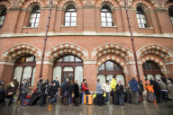 Police turn away Eurostar passengers as thousands queue in freezing cold