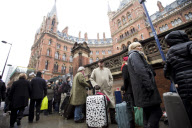 Police turn away Eurostar passengers as thousands queue in freezing cold