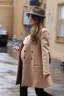 *EXCLUSIVE* Penelope Cruz : Shopping For Two!