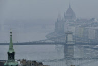 Budapest's Mayor issues a full-scale smog alert for Budapest, Hungary -  Jan 2009