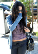 Vanessa Hudgens leaving Le Pain Quotidien in Studio City, Los Angeles, America - 28 Dec 2010