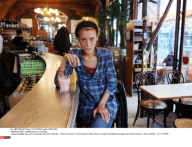 PARIS : Isabelle Caro en tournage