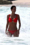 NICOLE MURPHY AND MICHAEL STRAHAN ON HOLIDAYS