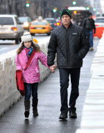 MICHAEL DOUGLAS HAVE SOME DIFFICULTIES BUYING THE METROCARD