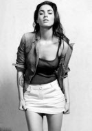 Megan Fox, nuevo posado sensual para Armani.