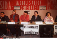 FRA<CONFERENCE DE PRESSE DE ACT-UP