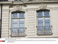 NANTES: Carla Bruni's sculpture