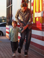 Britney Spears, Jason Trawick and son Sean Preston hit McDonalds