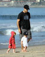 EXCLUSIVE Carson Daly and family enjoy the beach
