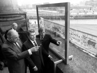 The Berlin Wall - Celebrities Visit