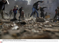 EGYPT: ANTI-MUBARAK PROTESTERS CLASH WITH PRO-MUBARAK SUPPORTERS