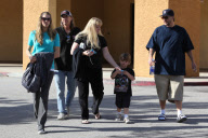 *EXCLUSIVE* Federline Family Bowling Day!