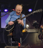 American jazz and country guitarist, songwriter and inventor Les Paul