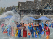 CHINA-YUNNAN-XISHUANGBANNA-WATER SPLASHING (CN)