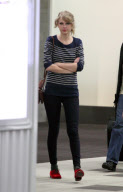 Taylor Swift at Narita International Airport, Chiba prefecture, Japan - 18 Feb 2011