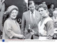 Queen Mother Racing 1980 The Queen Mum With Winning Lean Ar Aghaidhi Jockey Of The Whitbread Gold Cup Guy Landau At Sandown. Winning Smiles ... From The Queen Mother And Jockey Guy Landau. ...horse Racing