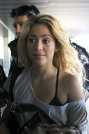 SHAKIRA AND GERARD PIQUE TOGETHER AGAIN IN BARCELONA AIRPORT