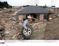 NEWS - Japan: Jahrestag Erdbeben und Tsunami vom März 2011 select