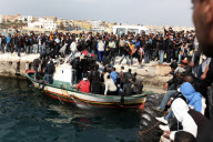 Around thousand immigrants arriving by boat in Lampedusa every day