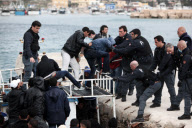 Around thousand immigrants arriving by boat in Lampedusa every day