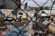 Gypsies evicted from Paris squat