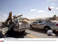 LIBYA, NEAR BREGA : Libyan anti-Kadhafi fighters