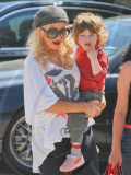Christina Aguilera, Max Bratman