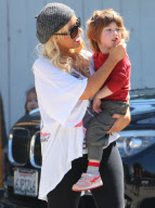 Christina Aguilera, Max Bratman