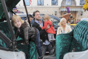 Dean McDermott, Tori Spelling, Liam McDermott, Stella McDermott