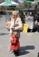Tori Spelling, Stella McDermott