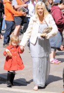 Tori Spelling, Stella McDermott