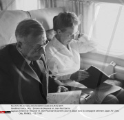 France, Orly : Simone de Beauvoir et Jean-Paul Sartre