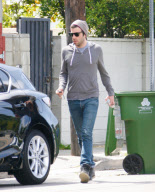 Zachary Quinto Out in Larchmont