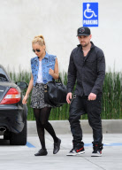 Nicole Richie and Joel Madden Go On a Shopping Spree