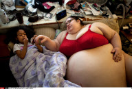 NJ: 600 POUND WOMAN AIMS TO BE WORLD'S HEAVIEST
