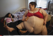 NJ: 600 POUND WOMAN AIMS TO BE WORLD'S HEAVIEST