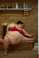 NJ: 600 POUND WOMAN AIMS TO BE WORLD'S HEAVIEST