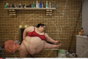 NJ: 600 POUND WOMAN AIMS TO BE WORLD'S HEAVIEST