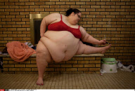 NJ: 600 POUND WOMAN AIMS TO BE WORLD'S HEAVIEST